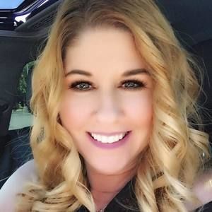 Meet your Posher, Deena